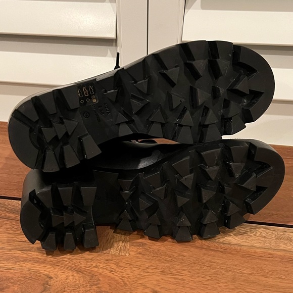 Aqua Gilca Block Heel Ankle Boots - Picture 4 of 6